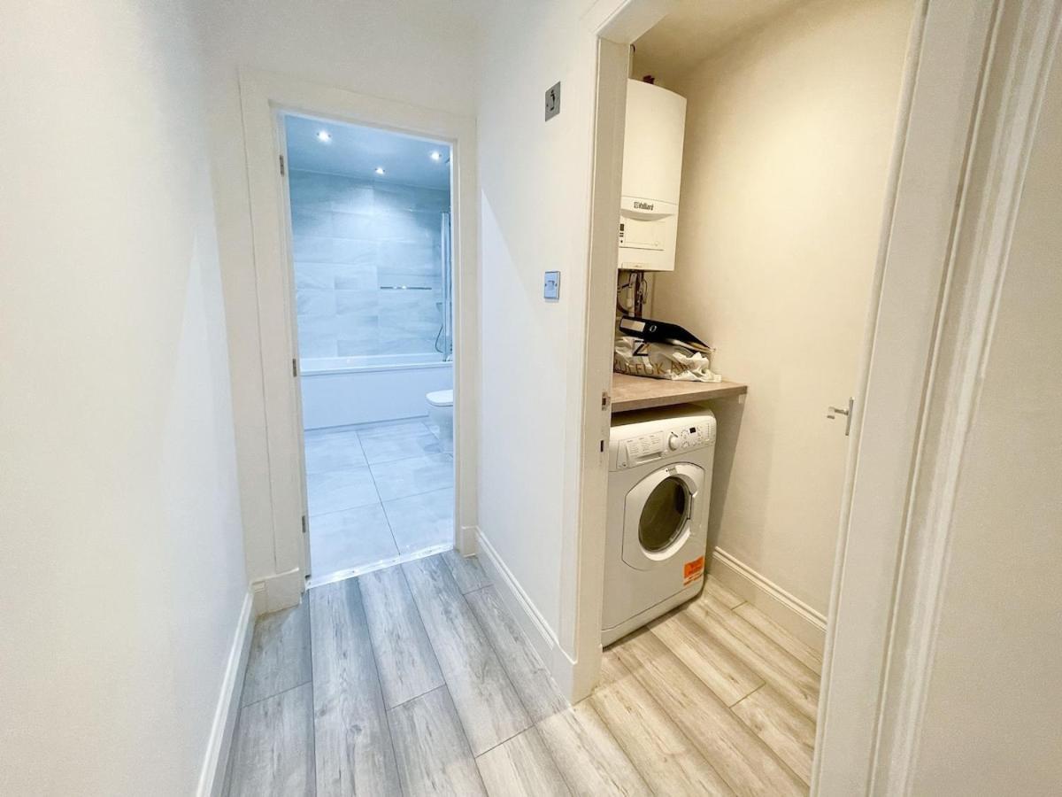 Recently Refurbished Two Bedroom Apartment, Central Location! Glasgow Exterior photo